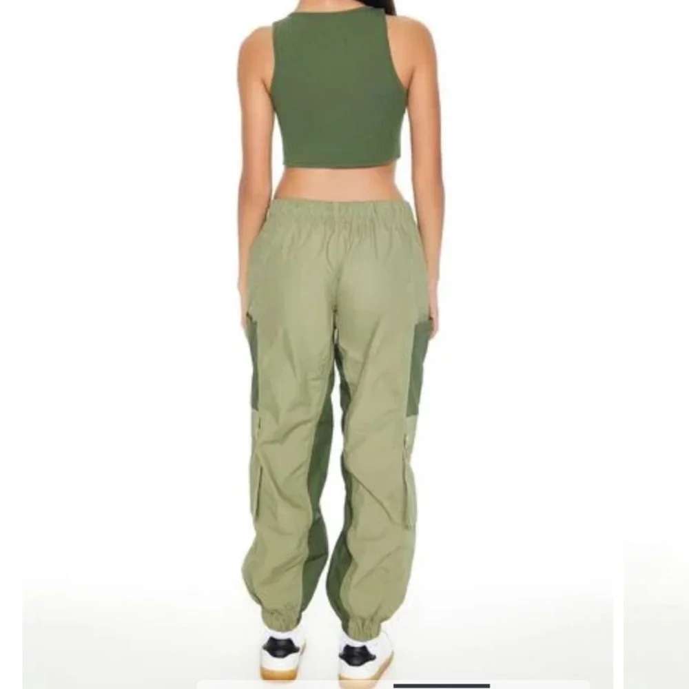 Forever 21 Colorblock Drawstring Cargo Joggers, Size XS - Picture 3 of 14